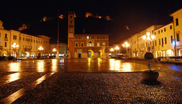 _010Piazzacastellonotturno.jpg